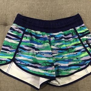 Lululemon tracker 4” shorts
